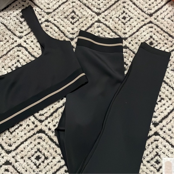 Tan + Lines Workout Set NWT - Picture 4 of 5